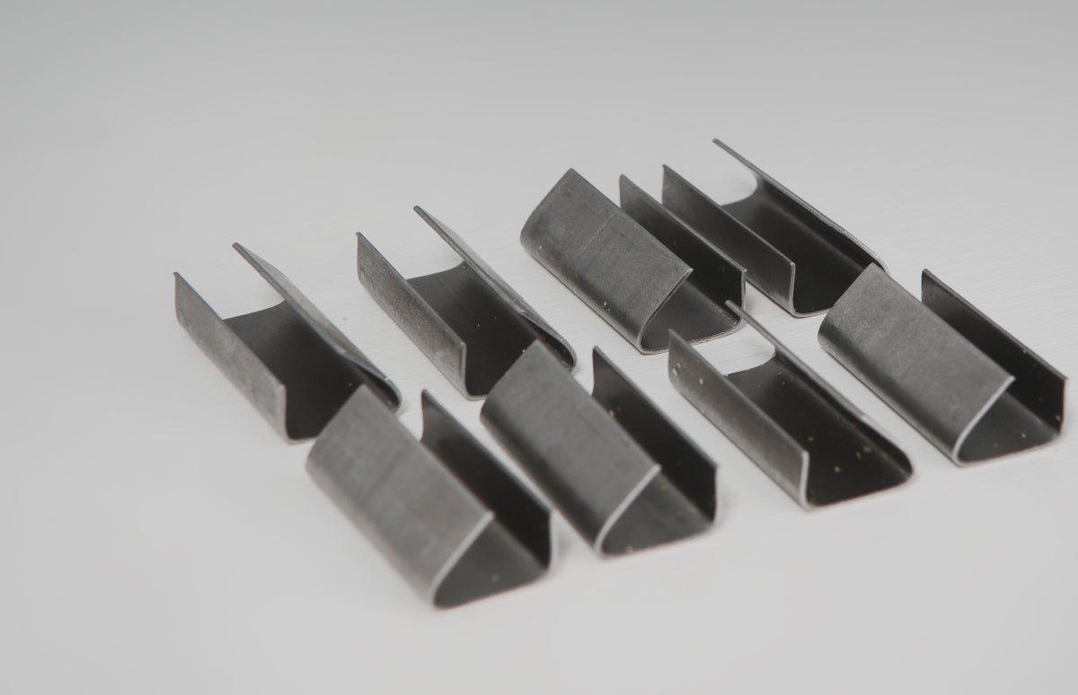 PACK PP 2 EMBÁLATE (2 Rollos de Zuncho 1.800 c/u, Tensador, Tenaza, sellos más REGALO de protección)